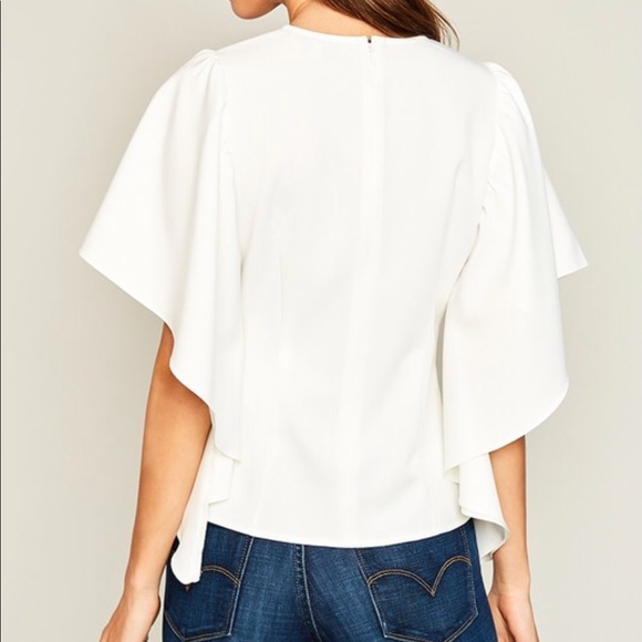 Ruffle Blouse With Darts 🎯 - Picture 3 of 4